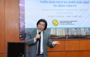 Chuyên gia hàng đầu thế giới điều trị bệnh lý giác mạc tại FV