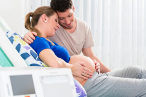 Khi bà bầu có cơ hội làm chủ ca sinh của mình