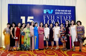 Cảm xúc trào dâng trong buổi Lễ tôn vinh đội ngũ Nhân viên cống hiến vì FV