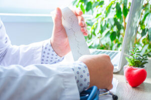 Điều trị dứt điểm chứng loạn nhịp tim bằng phương pháp cắt đốt điện sinh lí dùng sóng cao tần tại Bệnh viện FV