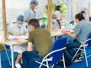 FV Hospital started Covid-19 vaccination campaign for nearly 5,000 French citizens and their relatives in southern Vietnam
