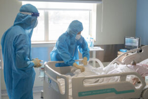 Continuous care and timely decisions help to save the lives of COVID-19 patients