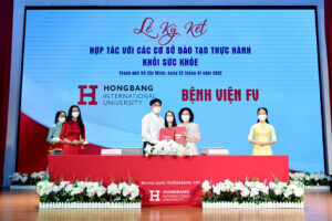 FV Hospital provides ‘International standard’ practice training for medical students of Hong Bang International University