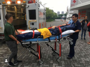 The leg of a Spanish travel blogger was nearly severed in an accident. Here, he shares the story of how FV doctors saved his limb and his life