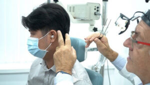Dr Bernard Colin, FV’s hearing expert from France, cures tinnitus and migraine resulting from otosclerosis