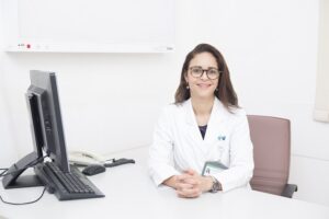 Bác sĩ Basma M’Barek, sống để khám phá điều mới mẻ