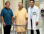Gãy cổ xương đùi, cụ ông 102 tuổi vẫn tin tưởng để bác sĩ FV phẫu thuật và đi được trở lại...