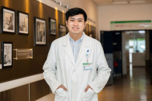 Dr Huynh Huu Danh, Specialist level I at FV Hospital – The ‘Body repairman’ through blood vessels