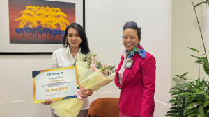 FV Hospital’s Service Quality Survey: Q1/2025 Award Presented to Longstanding Patient