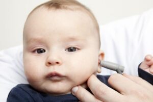 Dấu hiệu trẻ bị viêm tai giữa giai đoạn đầu khó nhận biết nhất