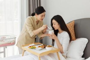 Dinh dưỡng cho mẹ sau sinh giúp kéo sữa về nhanh