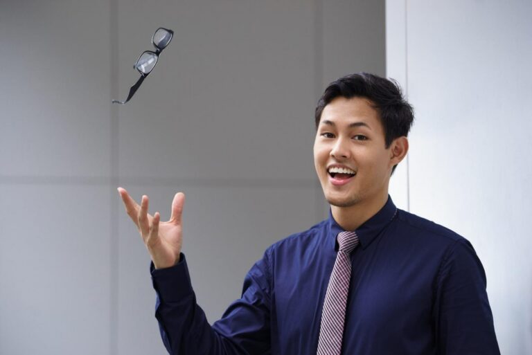 Mổ mắt cận thị có đau không? Giải đáp cảm giác thật trong từng giai đoạn phẫu thuật