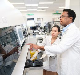 Khoa Xét nghiệm & Ngân hàng máu đạt tiêu chuẩn quốc tế danh tiếng - ISO 15189 – cho 44 kỹ ...