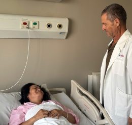 Bác sĩ FV cắt U xơ phức tạp bằng robot da Vinci Xi giúp bảo tồn tử cung ...