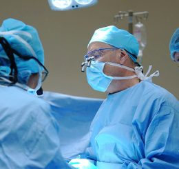 Hành trình 4 năm rưỡi tìm lại bàn tay trọn vẹn cho cậu bé có 
