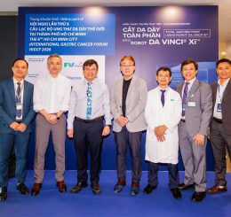 Truyền hình trực tiếp phẫu thuật cắt dạ dày bằng robot da Vinci Xi do Bệnh viện FV phối hợ...