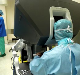 FV Hospital Successfully Removes Large Gastric Tumour using da Vinci Xi Robotic Surgery...