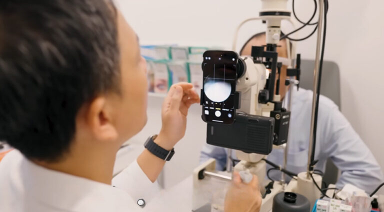 Rapid 15-minute cataract procedure eliminates need for glasses, restoring full vision for 62-year-old patient