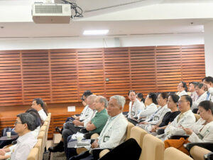 FV Hospital doctors successfully remove a 5-cm kidney tumour from an Australian patient using robotic-assisted surgery