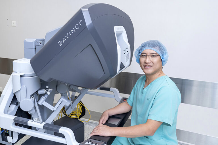 Cắt u phổi bằng robot – giải pháp an toàn cho bệnh nhân dùng thuốc chống đông