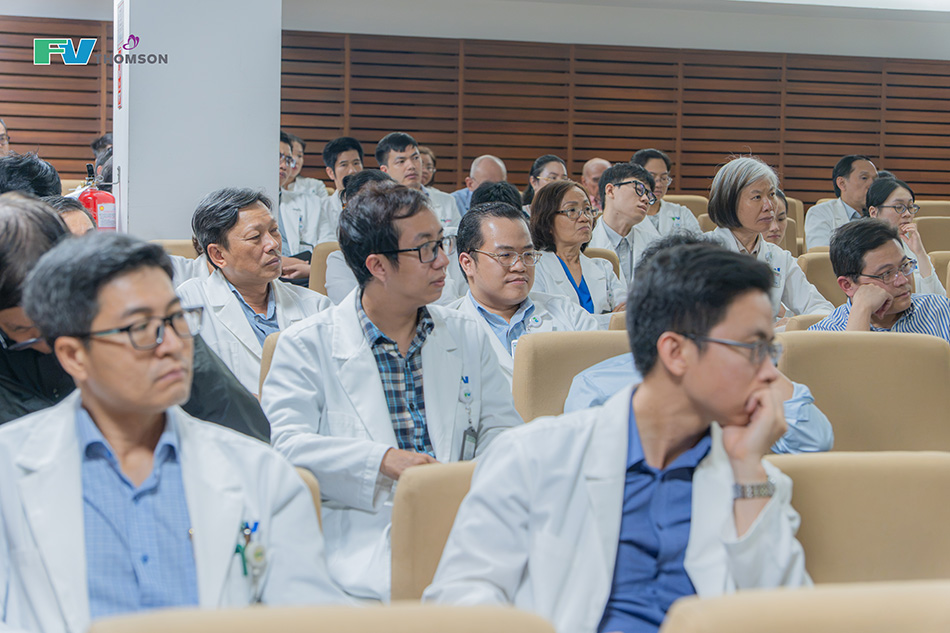 Ứng dụng công nghệ hình ảnh MolecuLight: Bước tiến trong chăm sóc vết thương cho người bệnh tiểu đường