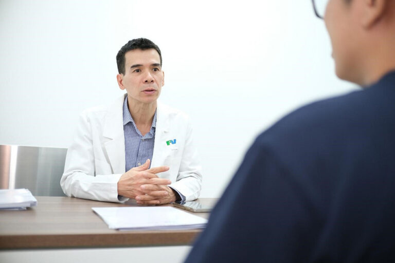 Mổ đồng thời ung thư thực quản và dạ dày bằng robot