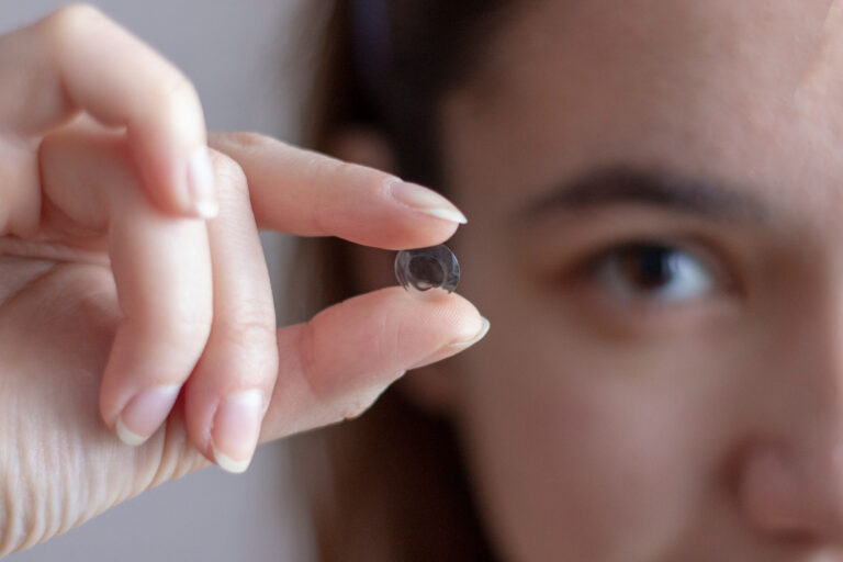 Liệu pháp điều trị tật khúc xạ (Orthokeratology)